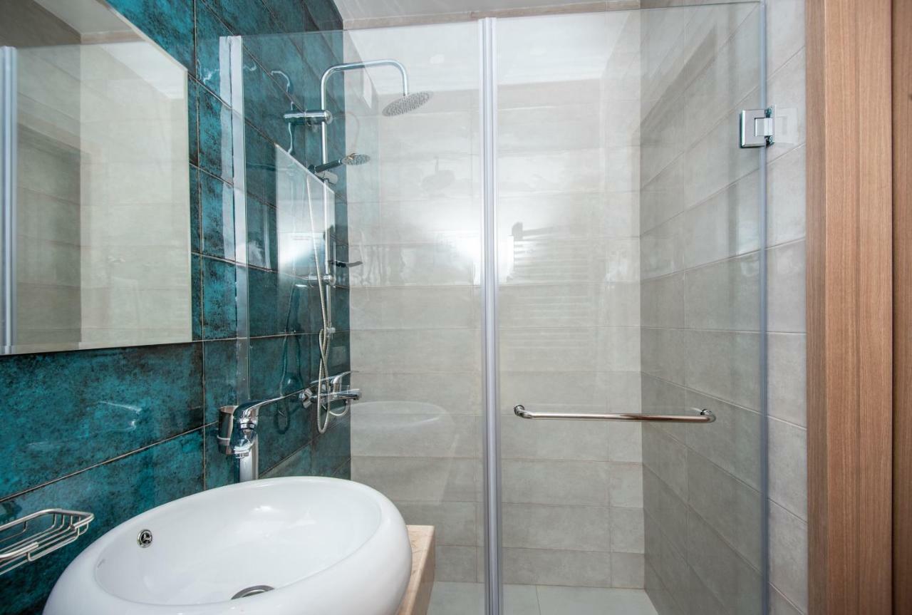 Tonusi Luxe Hotel In The Historic City Center Tbiliszi Kültér fotó