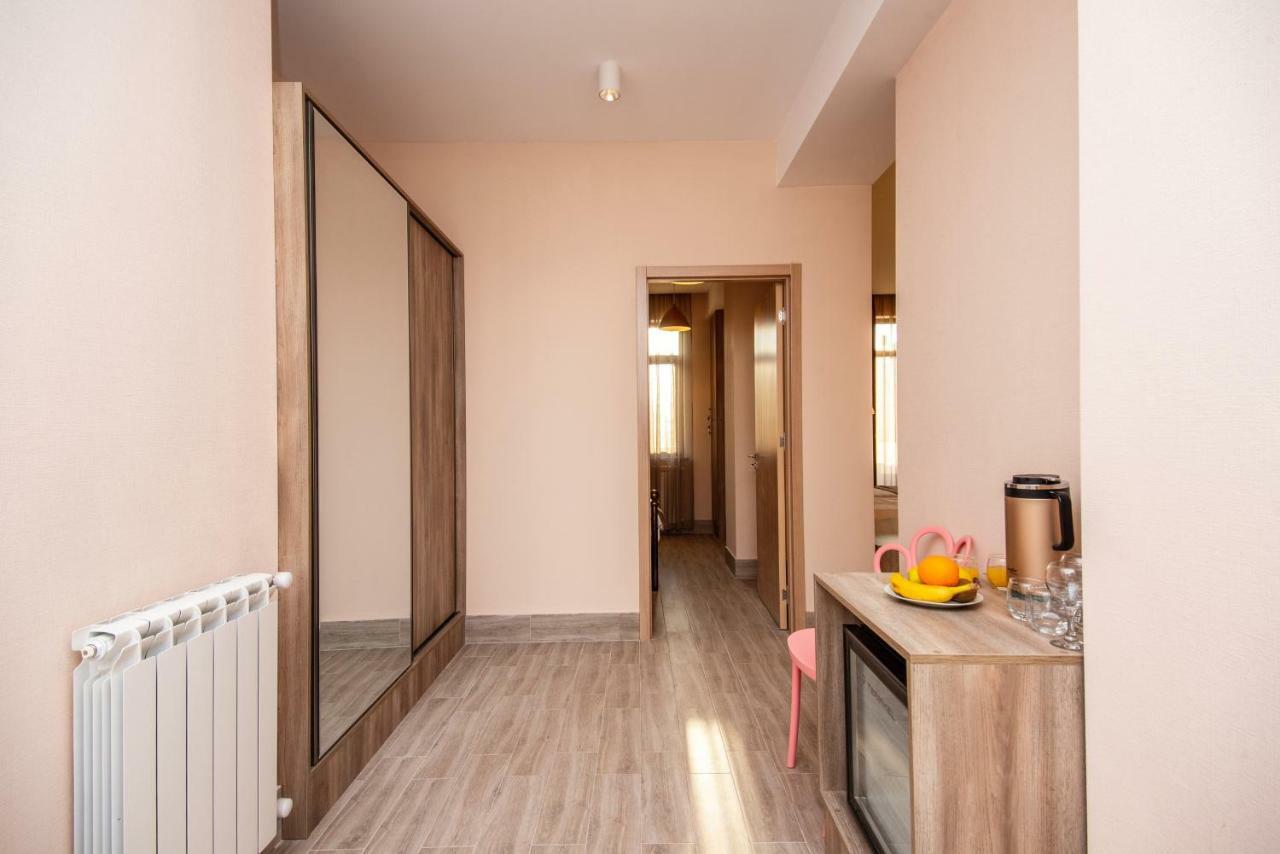 Tonusi Luxe Hotel In The Historic City Center Tbiliszi Kültér fotó
