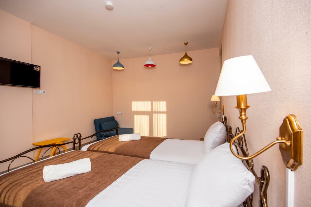 Tonusi Luxe Hotel In The Historic City Center Tbiliszi Kültér fotó