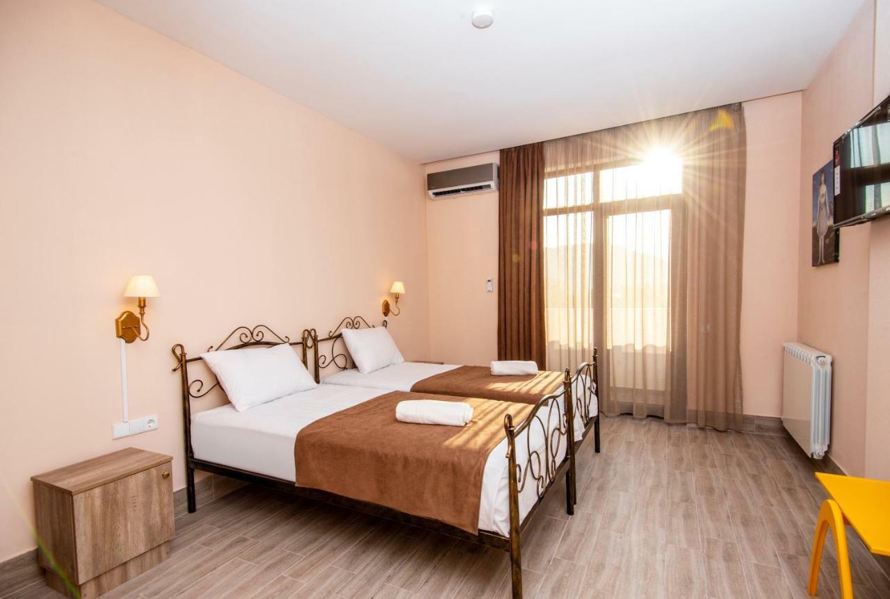 Tonusi Luxe Hotel In The Historic City Center Tbiliszi Kültér fotó